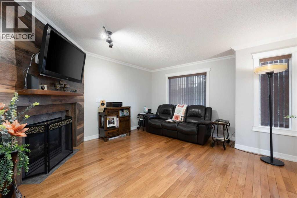 Photo 4 of 122 Rattlepan Creek Crescent, Fort Mcmurray AB