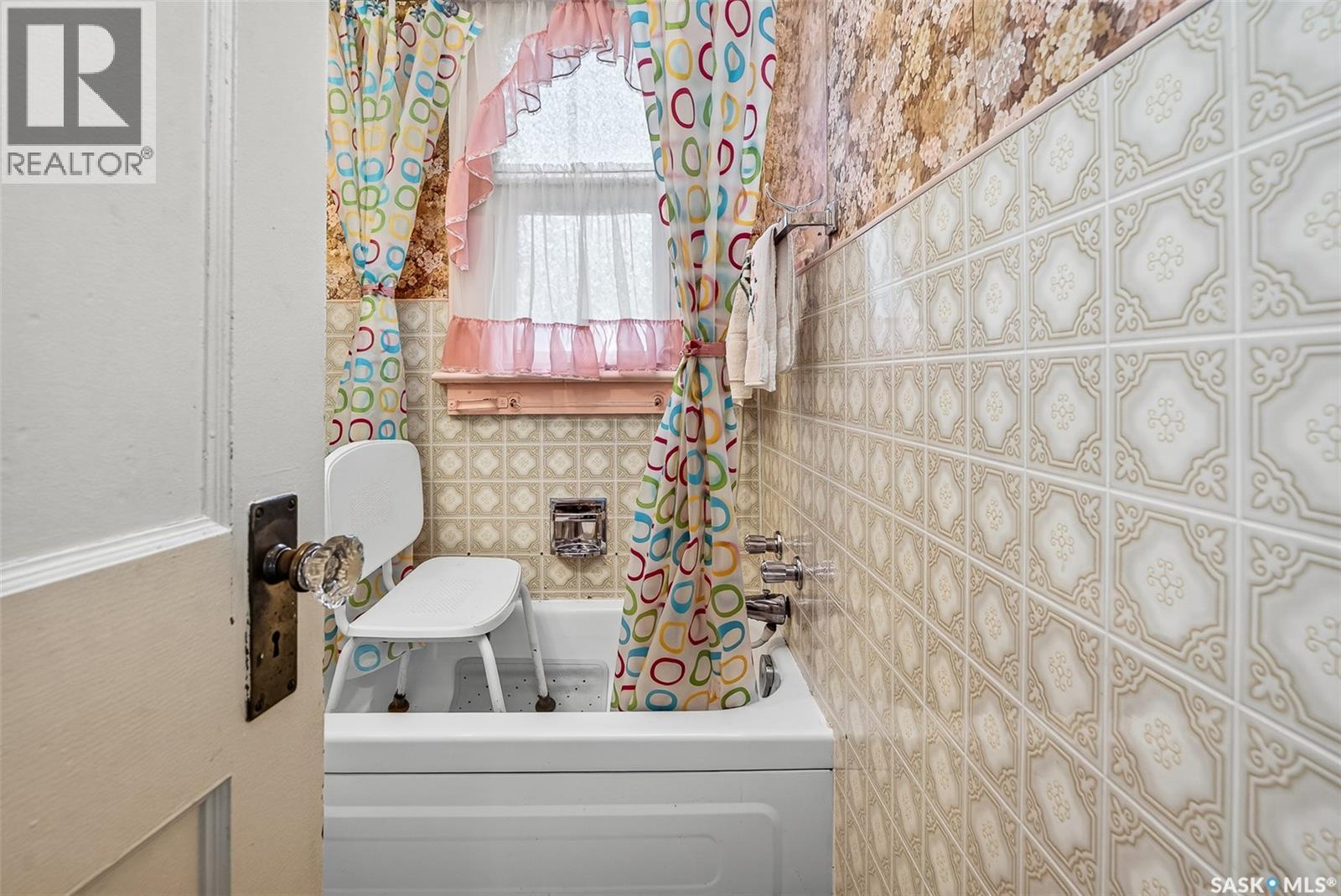 Photo 28 of 897 Willow Avenue, Moose Jaw SK