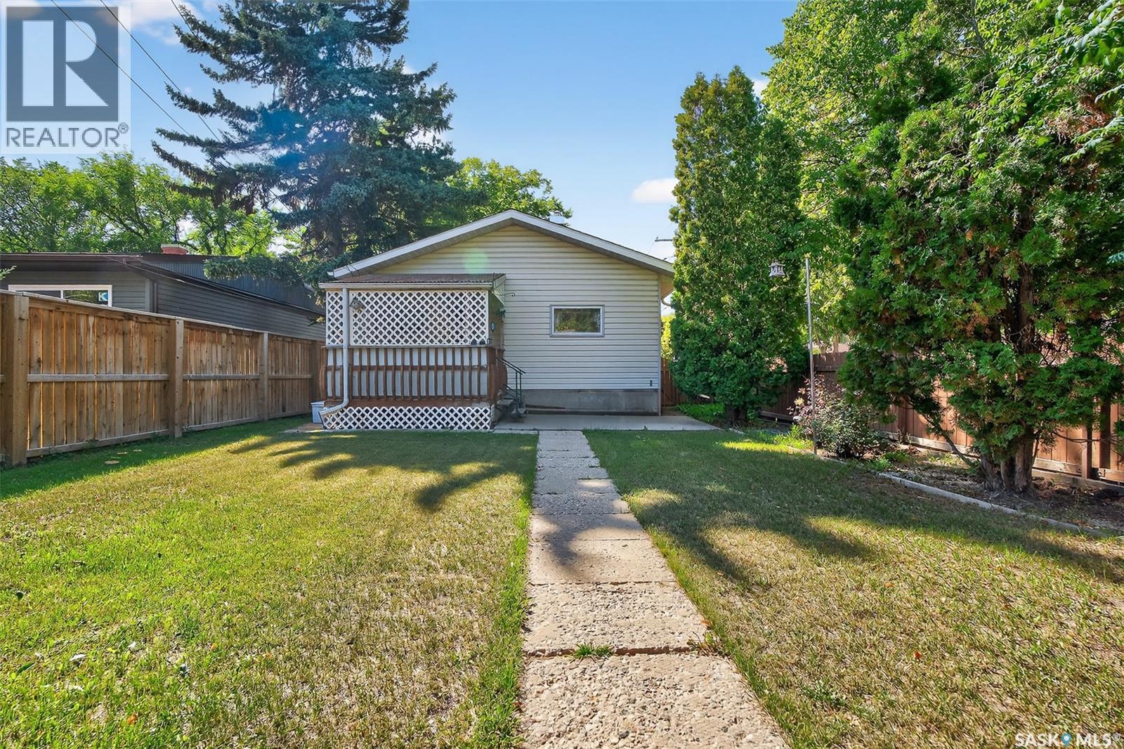 Photo 46 of 897 Willow Avenue, Moose Jaw SK