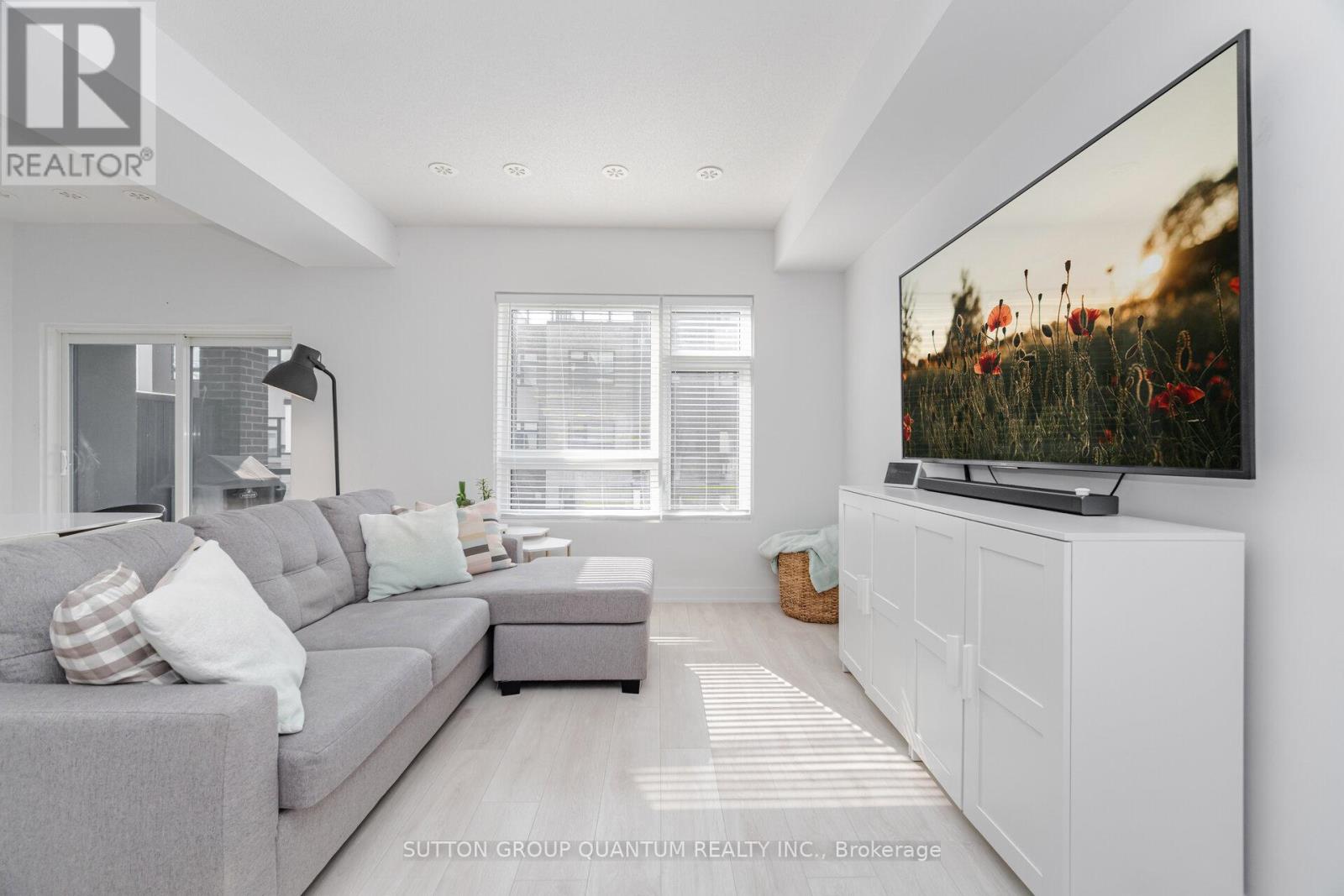 Photo 7 of 19 1121 Cooke Boulevard, Burlington ON