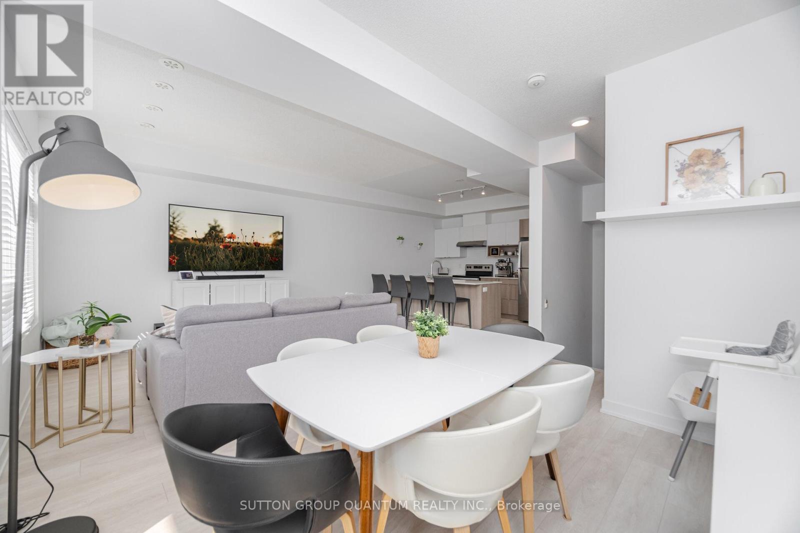 Photo 9 of 19 1121 Cooke Boulevard, Burlington ON