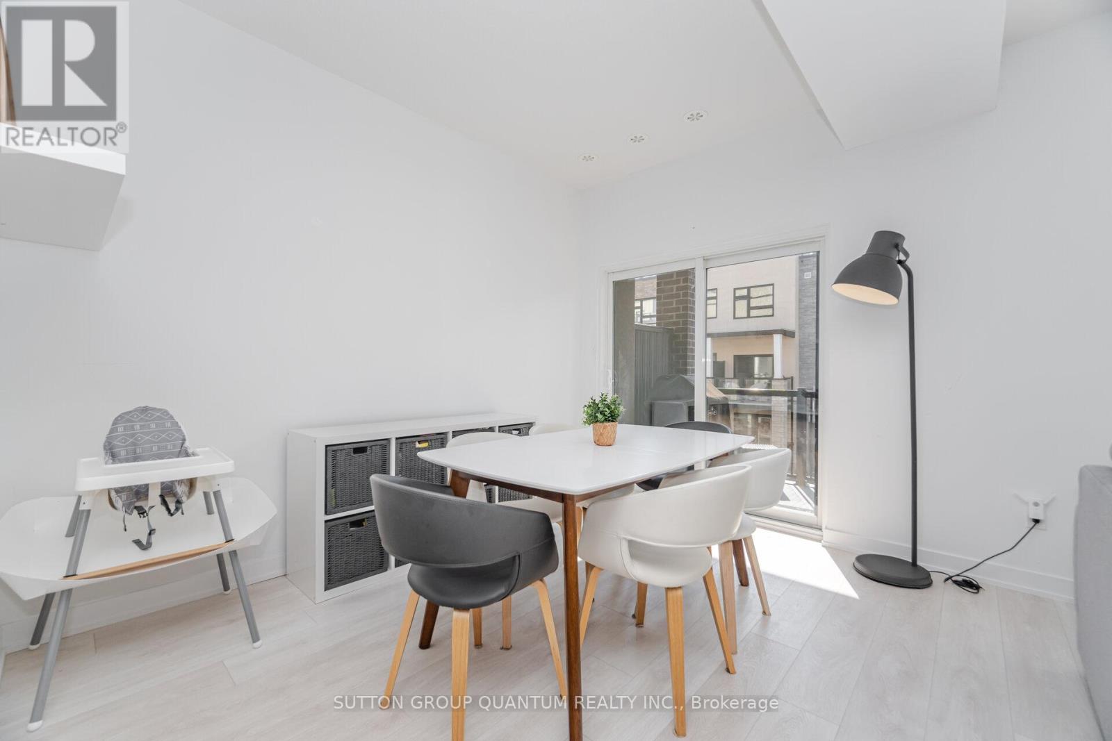 Photo 10 of 19 1121 Cooke Boulevard, Burlington ON