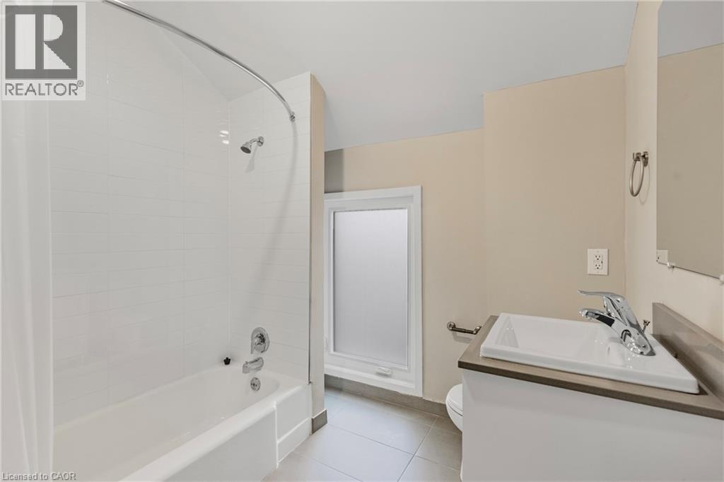 Photo 12 of 82 Welland Avenue Unit 10, St Catharines ON