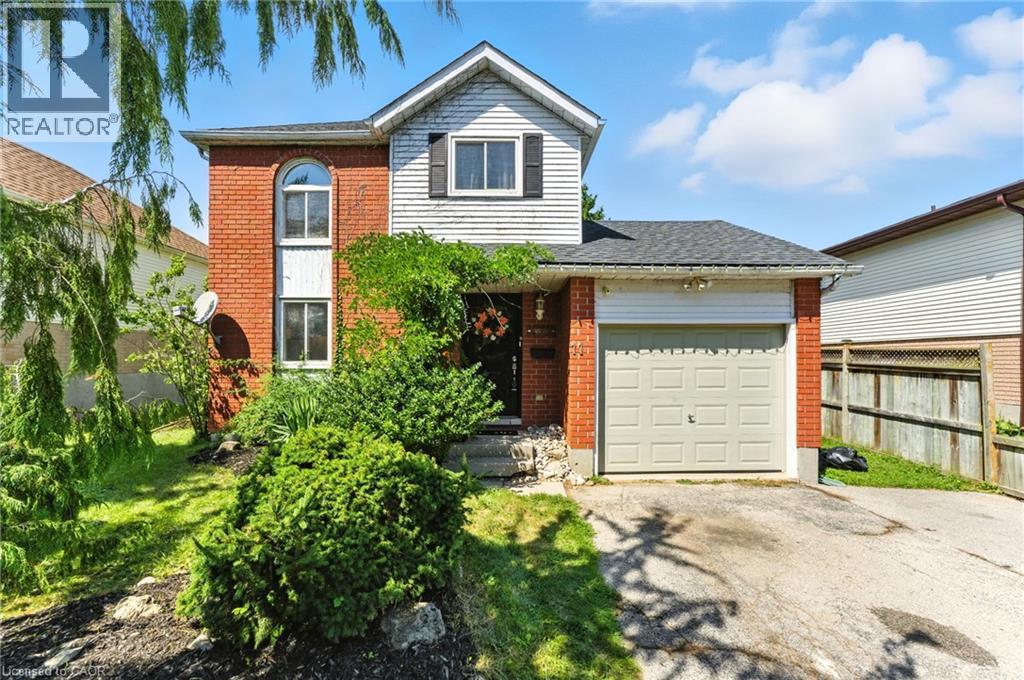 Photo 1 of 11 Hubert Court, Cambridge ON