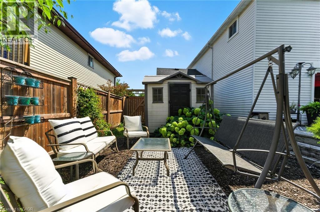 Photo 21 of 11 Hubert Court, Cambridge ON