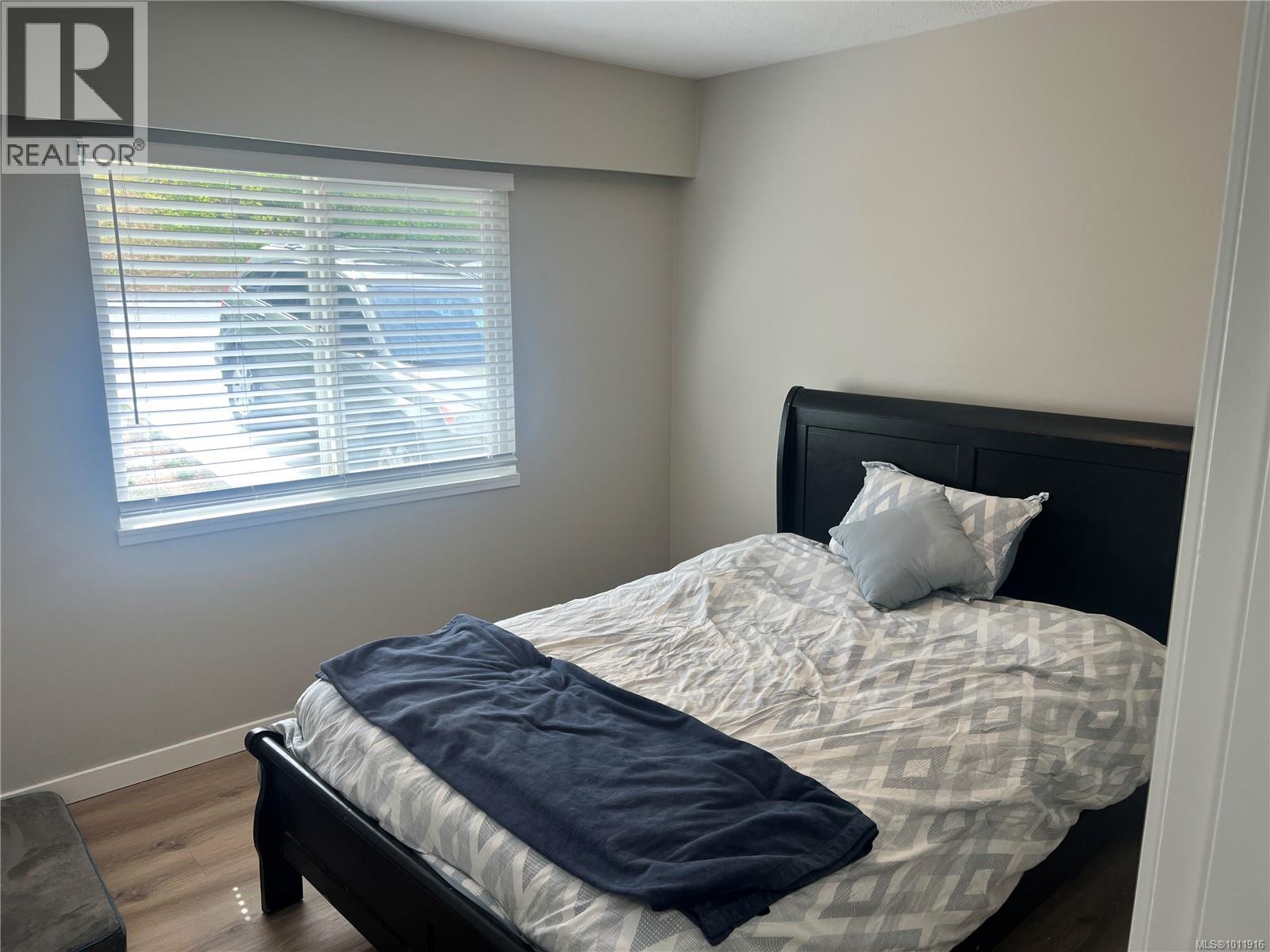 Photo 18 of 125 Arbutus Cres, Ladysmith BC
