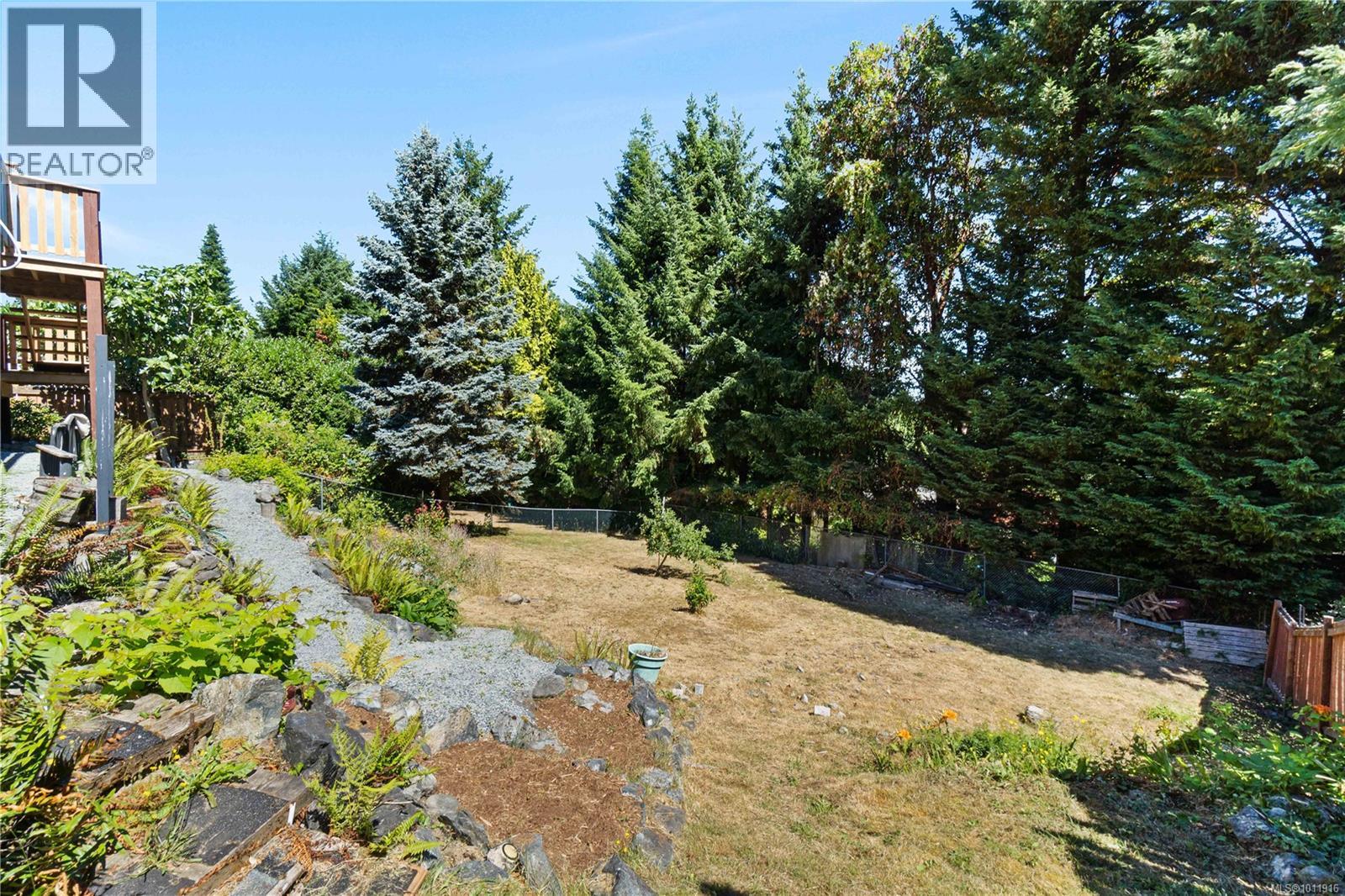 Photo 36 of 125 Arbutus Cres, Ladysmith BC