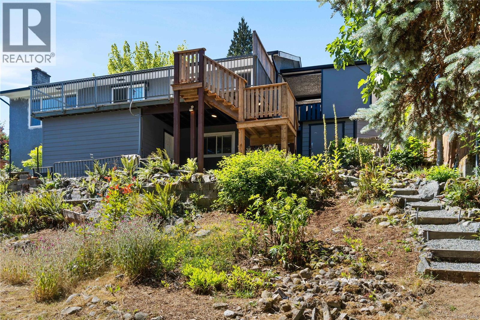 Photo 41 of 125 Arbutus Cres, Ladysmith BC