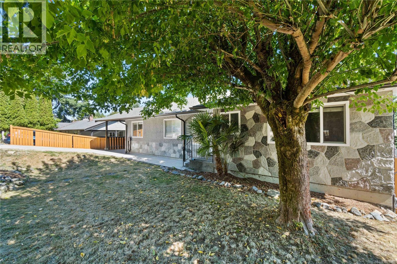 Photo 42 of 125 Arbutus Cres, Ladysmith BC