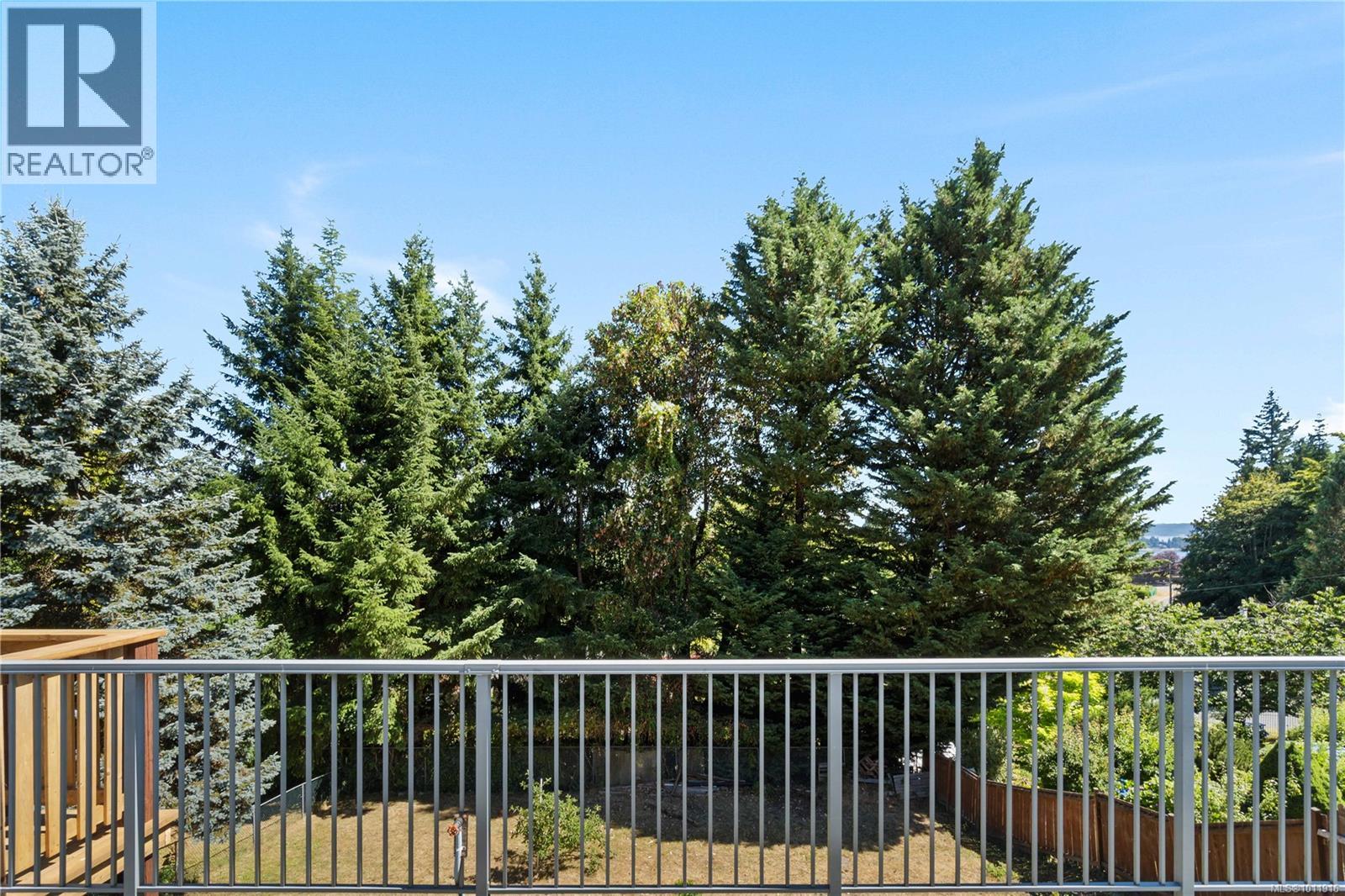 Photo 34 of 125 Arbutus Cres, Ladysmith BC