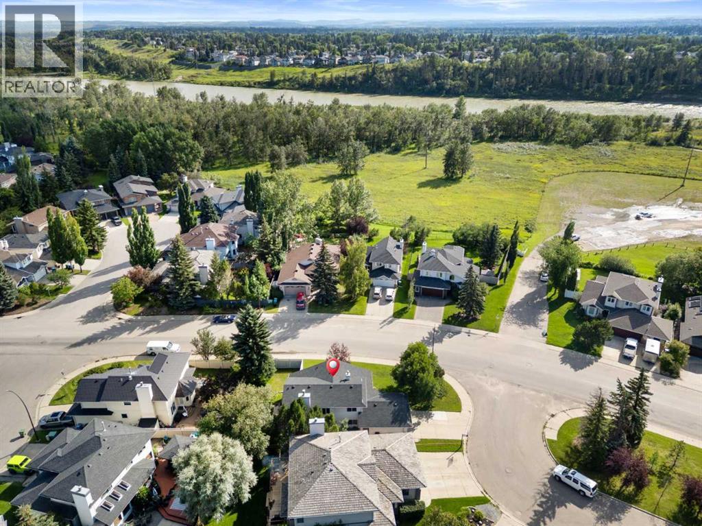 305 Douglasbank Court SE, Calgary, Alberta