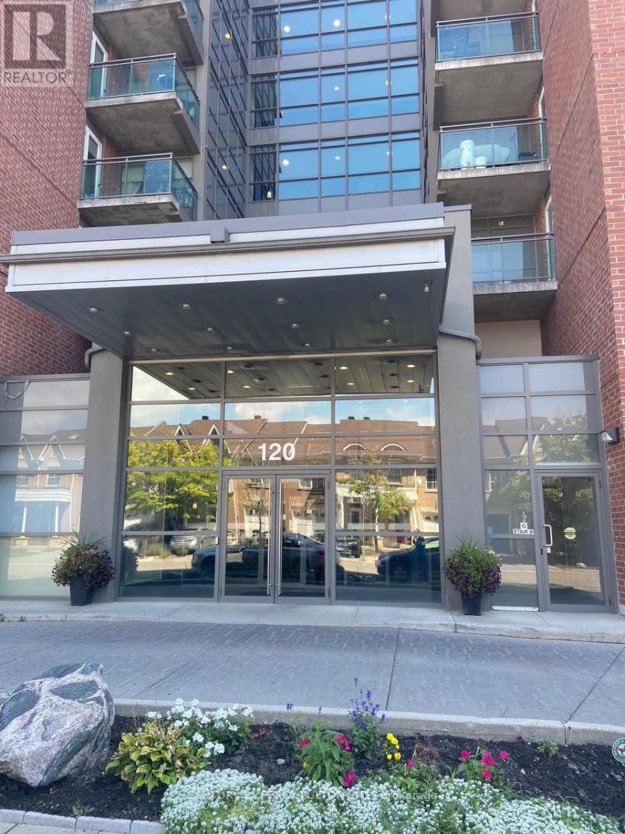 Photo 1 of 824 120 Dallimore Circle, Toronto ON