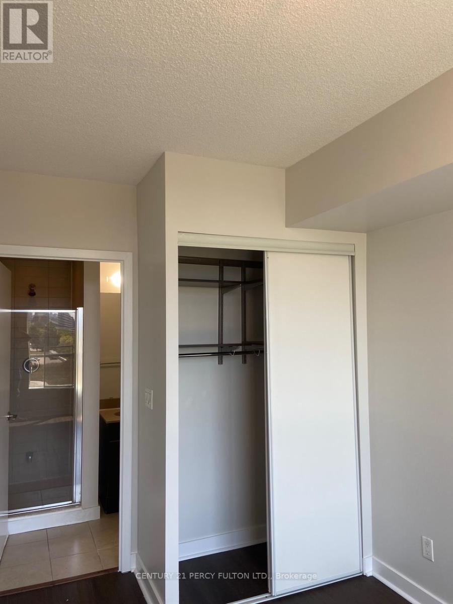 Photo 11 of 824 120 Dallimore Circle, Toronto ON