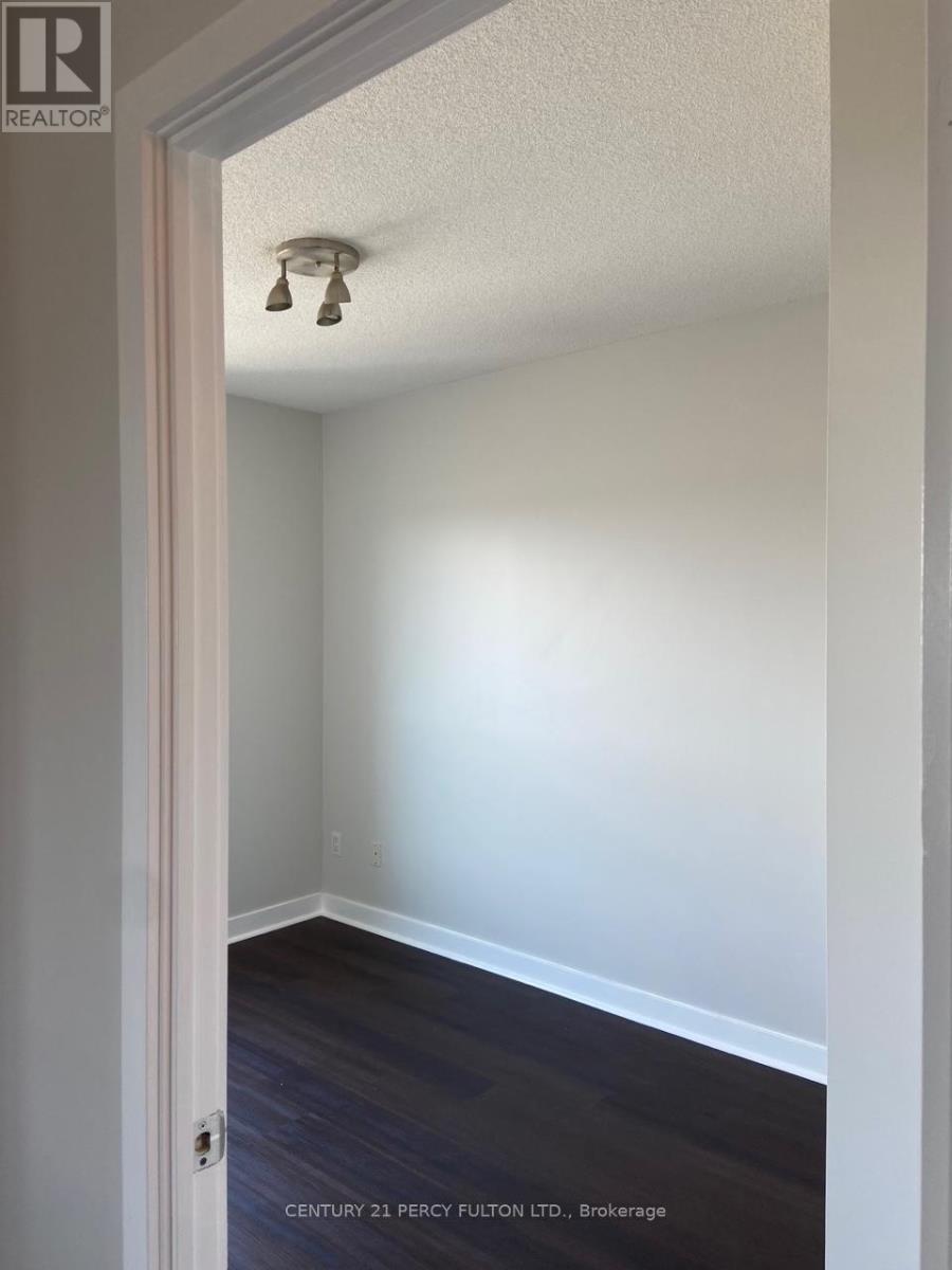 Photo 12 of 824 120 Dallimore Circle, Toronto ON