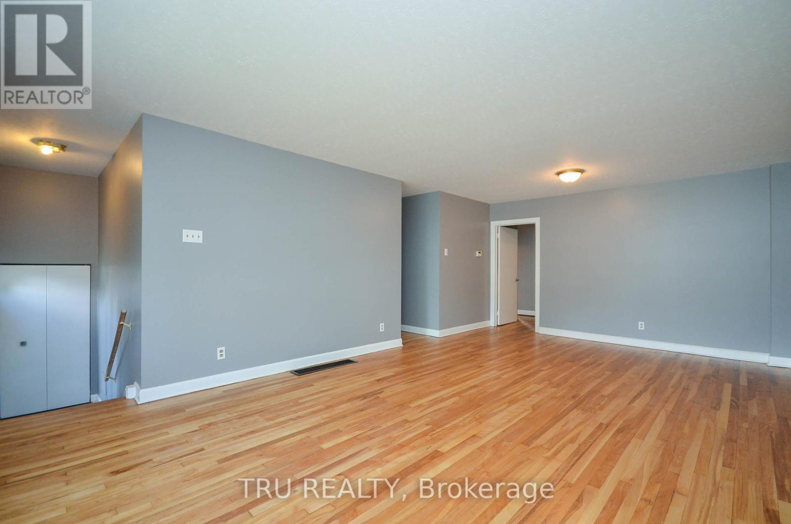 Photo 6 of 2428 2430 Iris Street, Ottawa ON