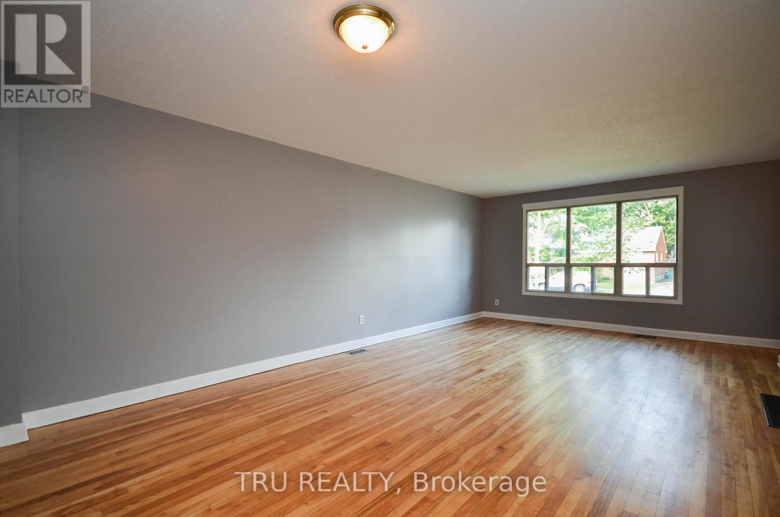 Photo 8 of 2428 2430 Iris Street, Ottawa ON