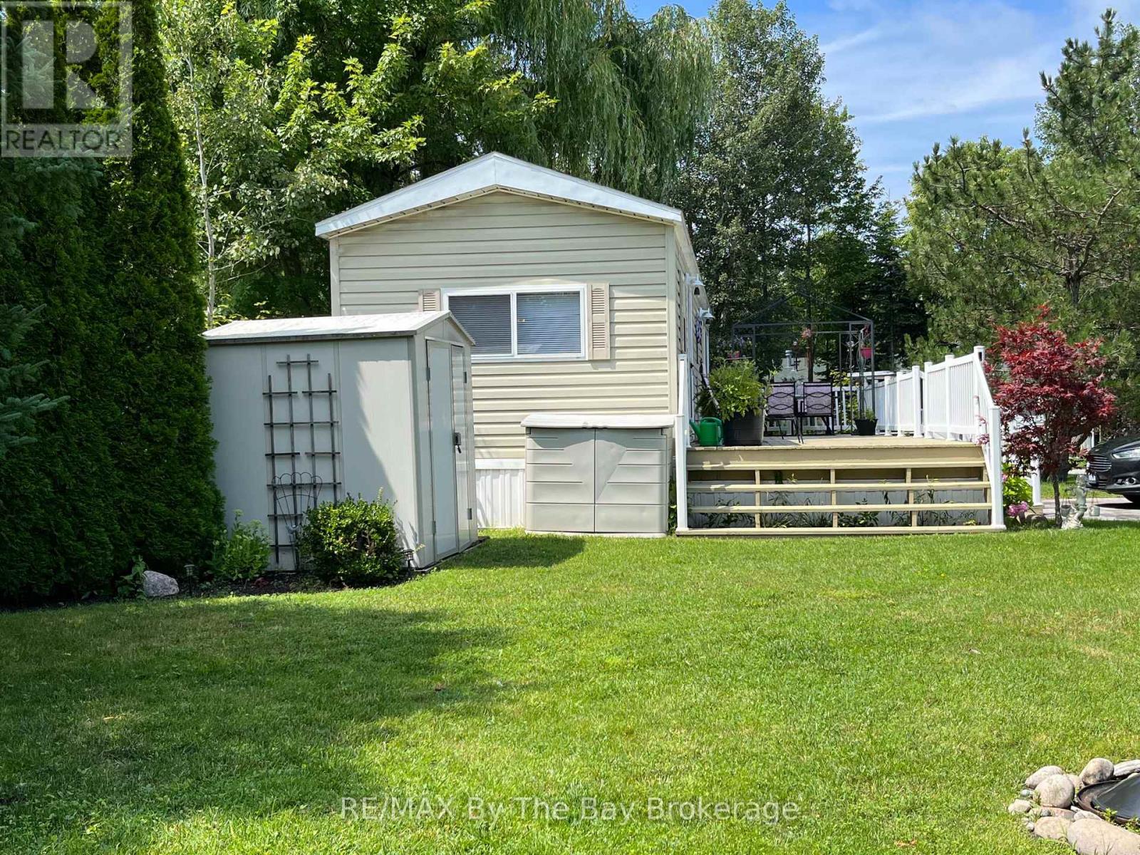 Photo 15 of 15 Huron Circle, Wasaga Beach ON