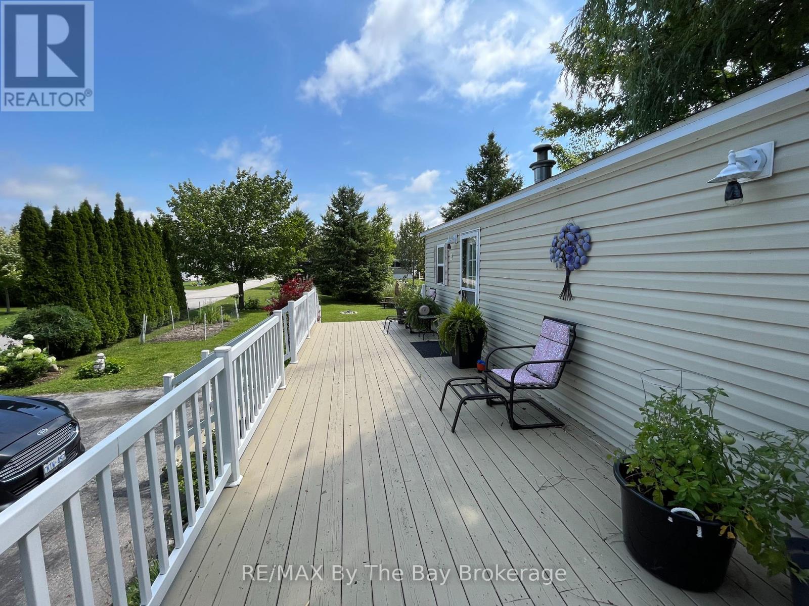 Photo 30 of 15 Huron Circle, Wasaga Beach ON