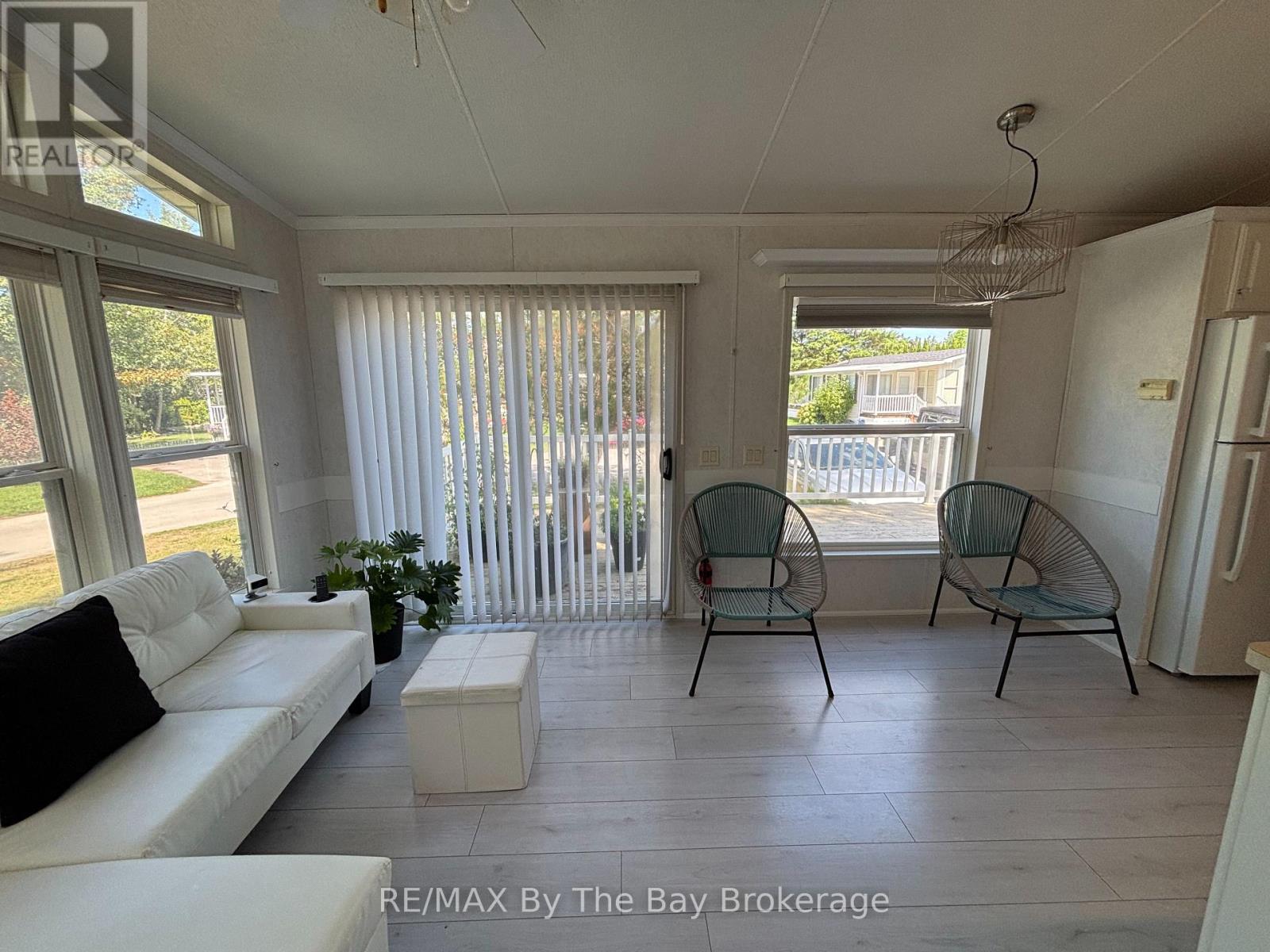 Photo 6 of 15 Huron Circle, Wasaga Beach ON