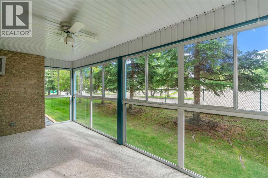 Single Family House for Sale in   Sierra Morena Boulevard SW Signal Hill Calgary 
