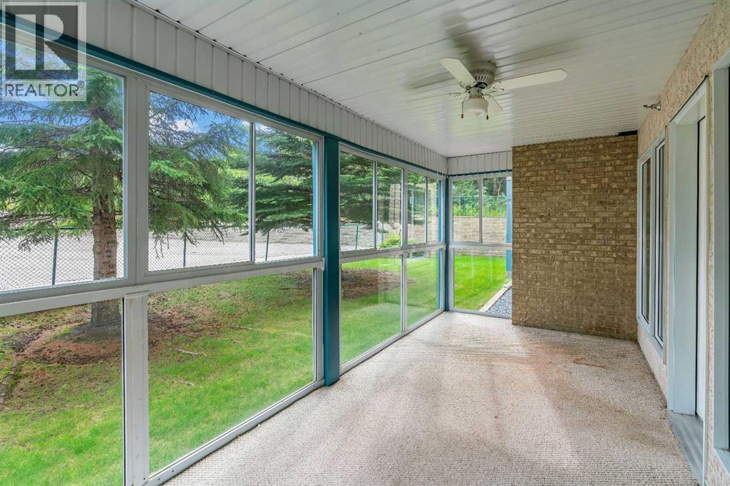 Single Family House for Sale in   Sierra Morena Boulevard SW Signal Hill Calgary 