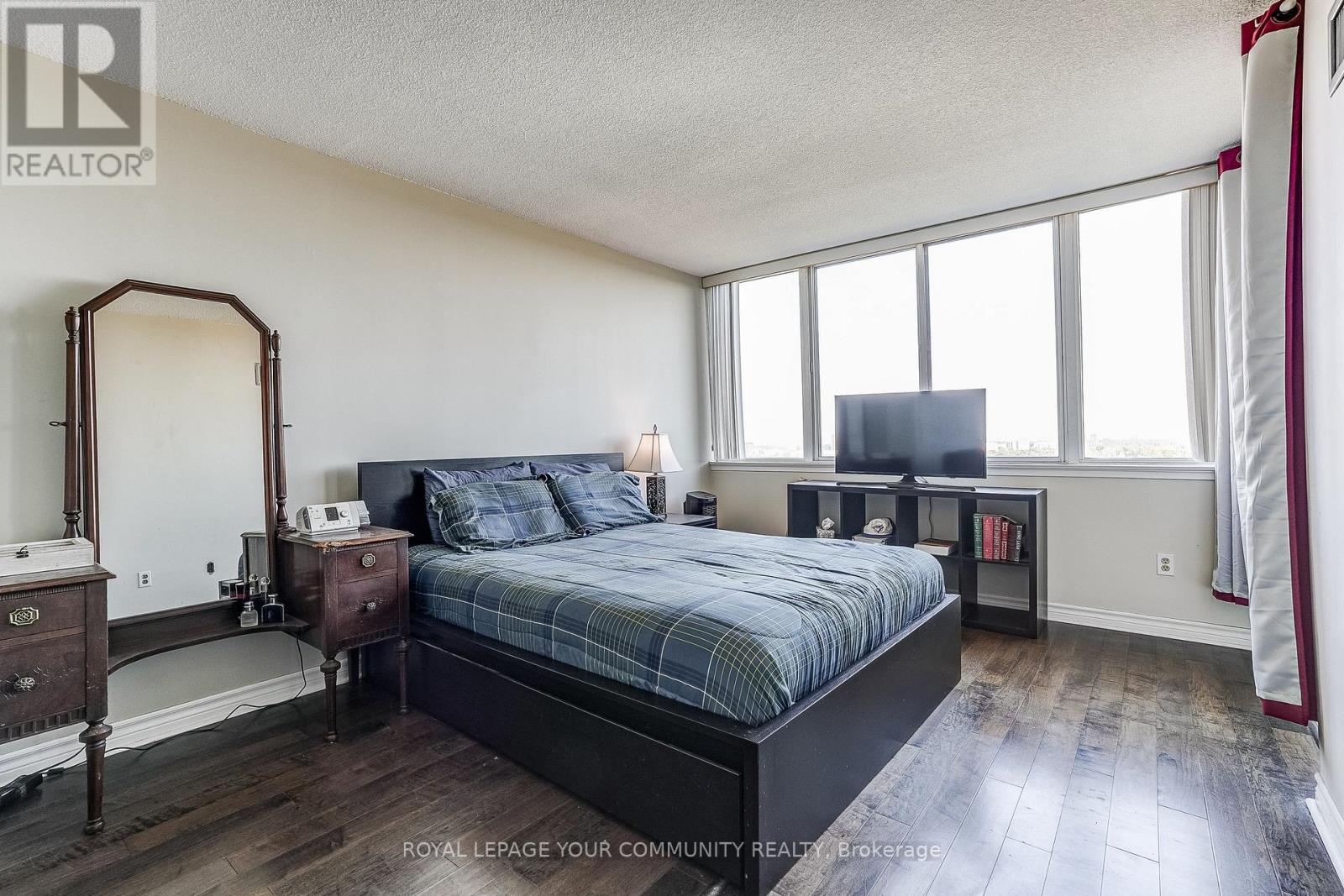 Photo 6 of 1208 350 Webb Drive, Mississauga ON