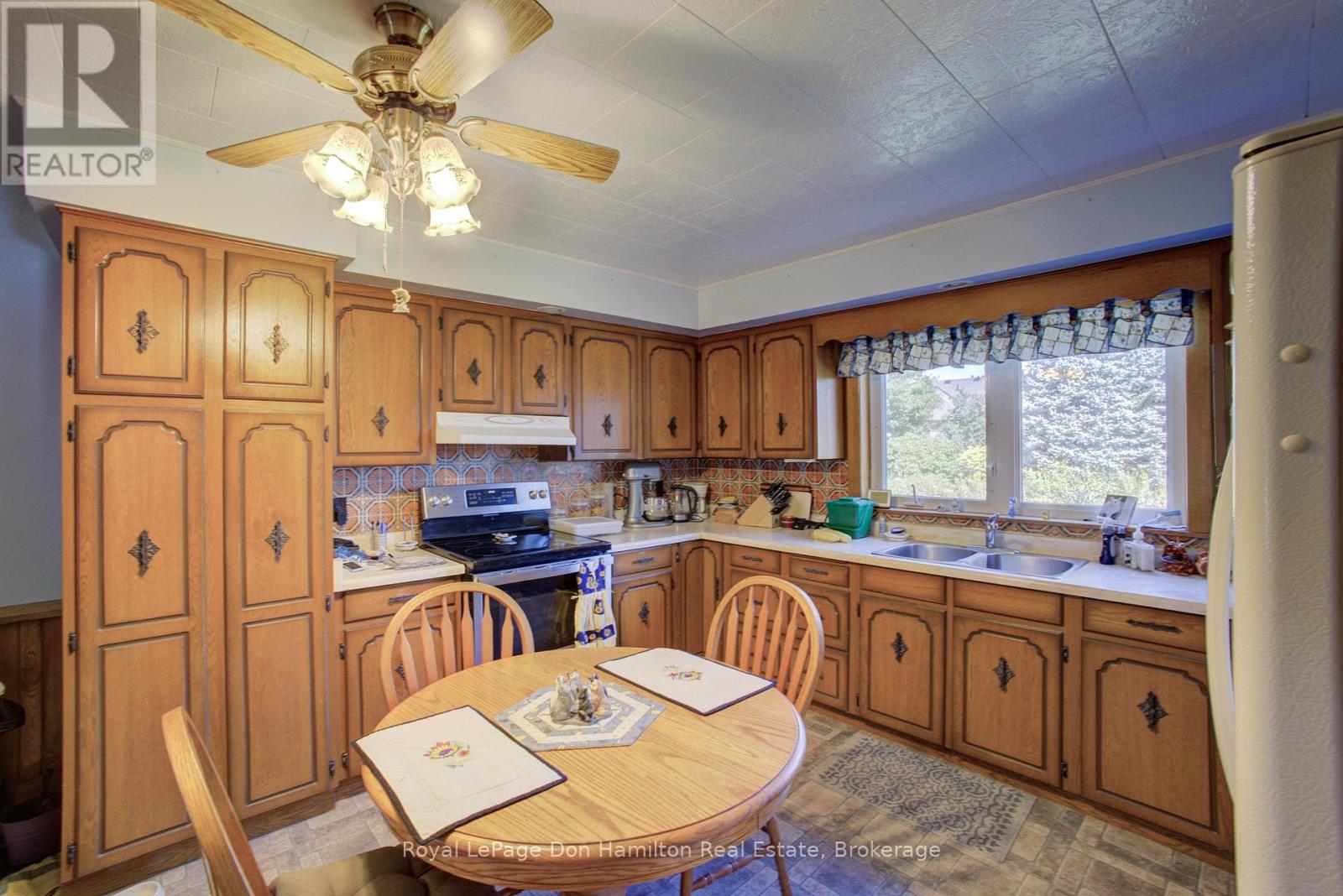 Photo 10 of 3045 Station Road, Howick ON