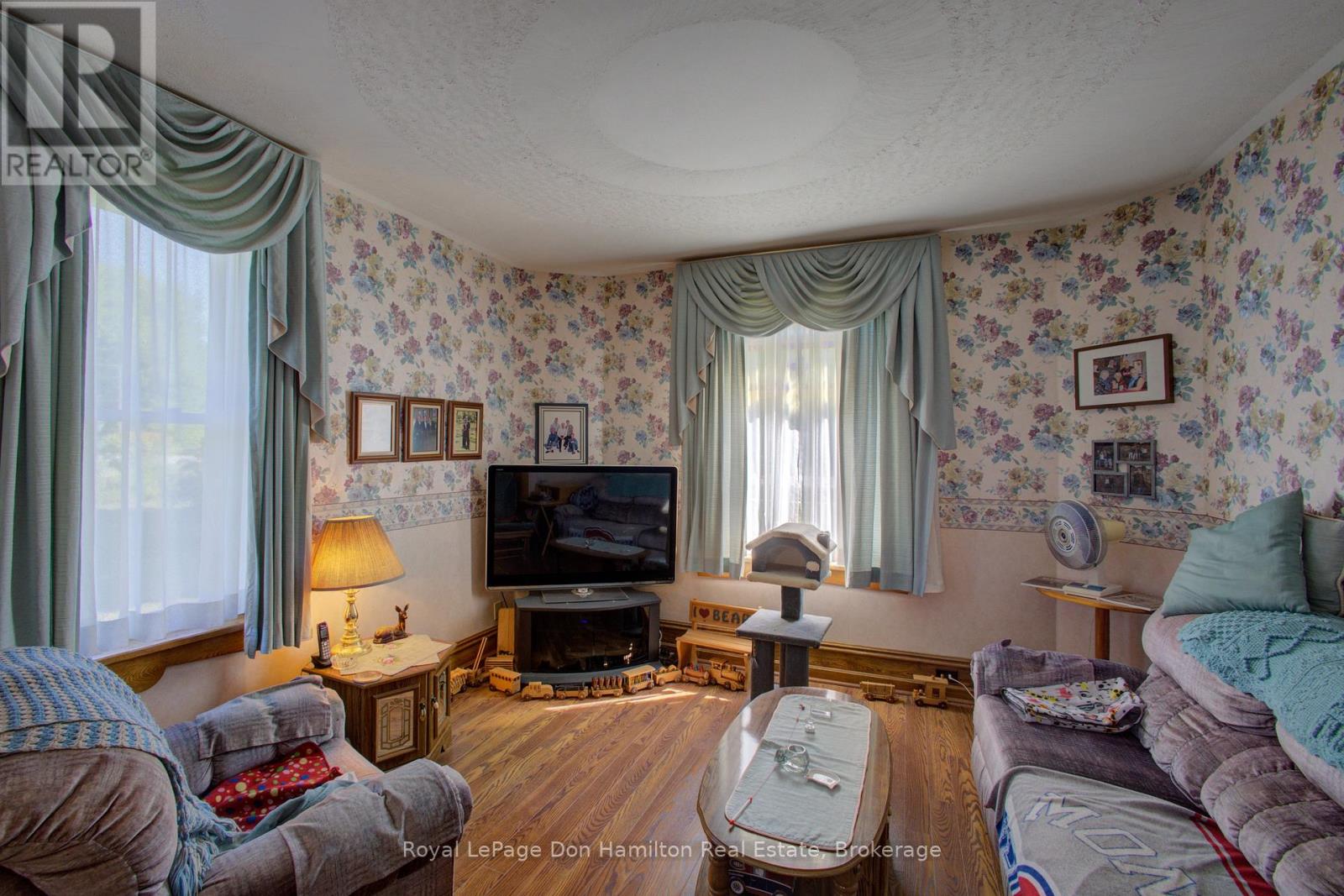 Photo 18 of 3045 Station Road, Howick ON