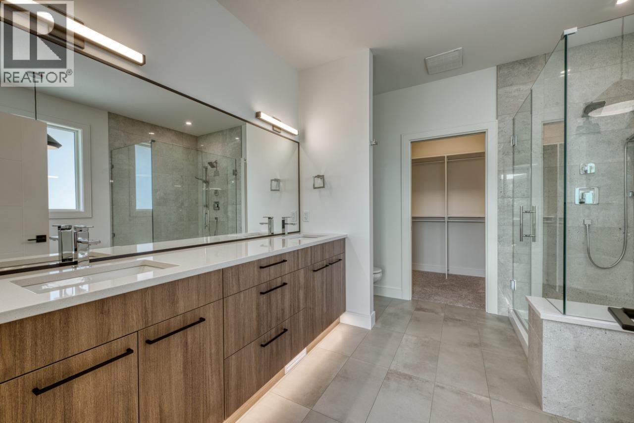 Photo 33 of 1070 Emslie Street, Kelowna BC