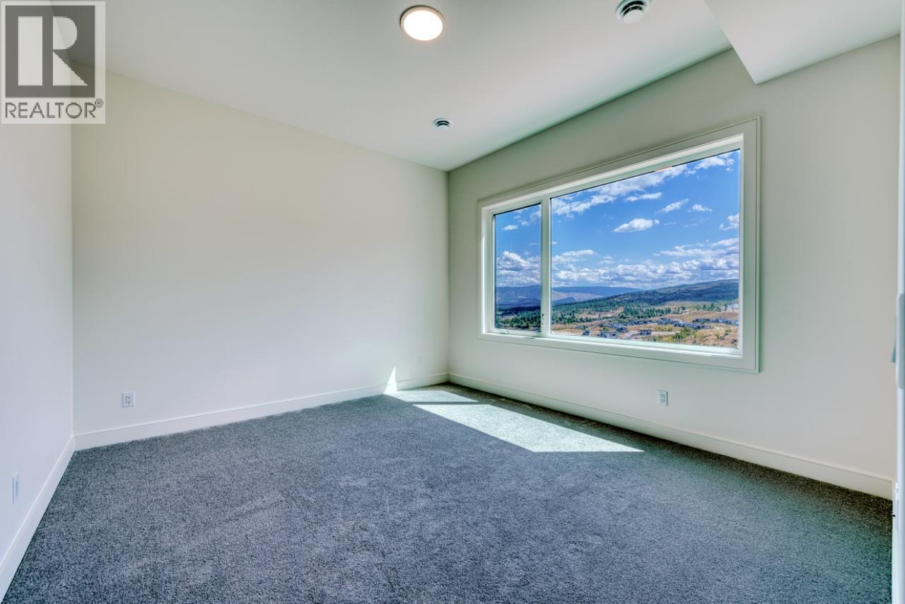 Photo 6 of 1070 Emslie Street, Kelowna BC