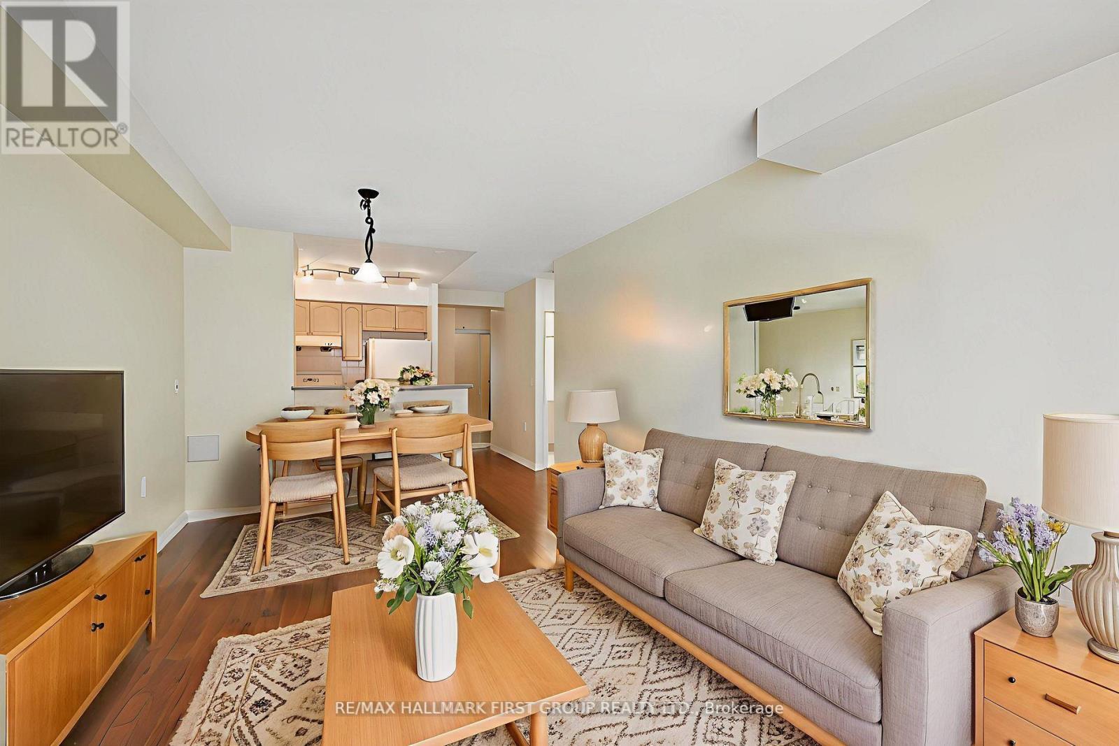 Photo 1 of 612 28 Olive Avenue, Toronto ON
