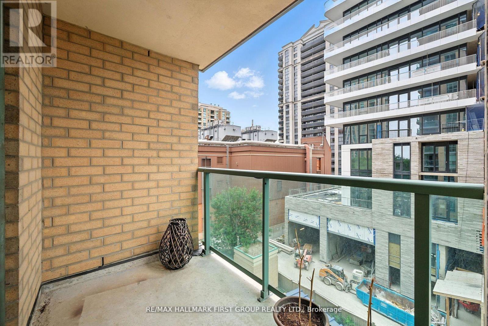 Photo 18 of 612 28 Olive Avenue, Toronto ON