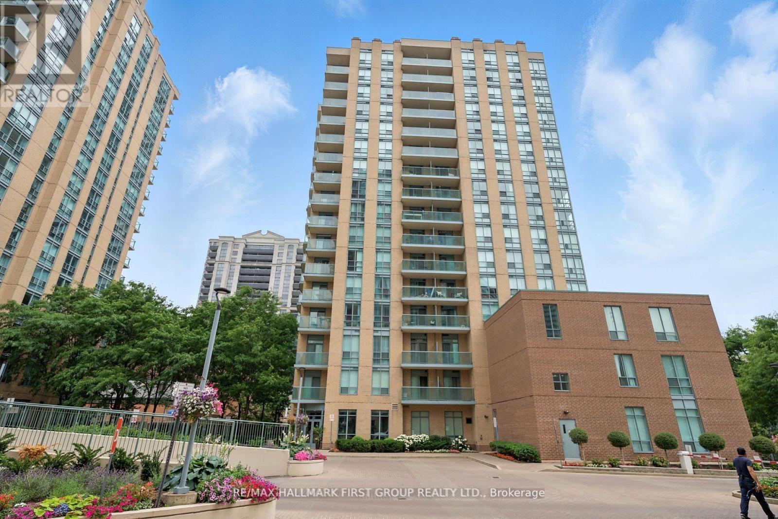 Photo 4 of 612 28 Olive Avenue, Toronto ON
