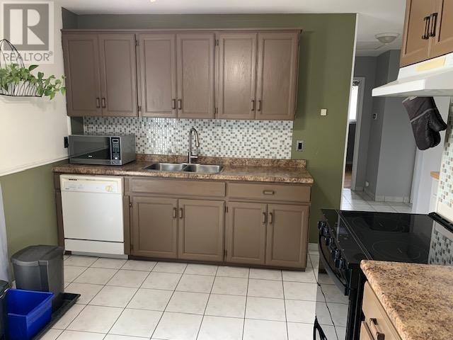Photo 2 of 10 Ashgrove Avenue, Sault Ste Marie ON
