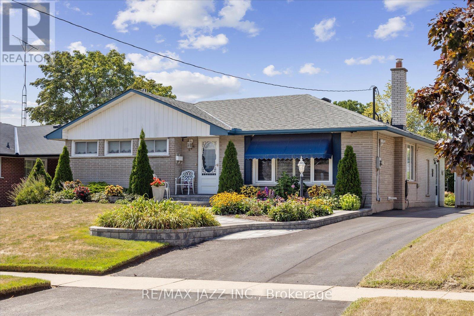 Photo 20 of 606 Gibbons Street, Oshawa ON