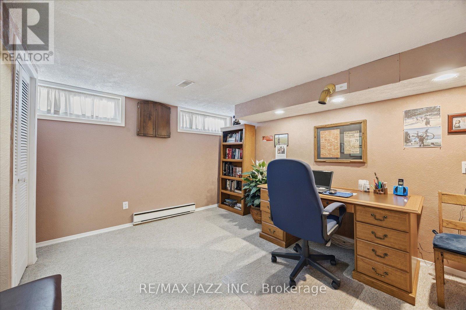 Photo 17 of 606 Gibbons Street, Oshawa ON