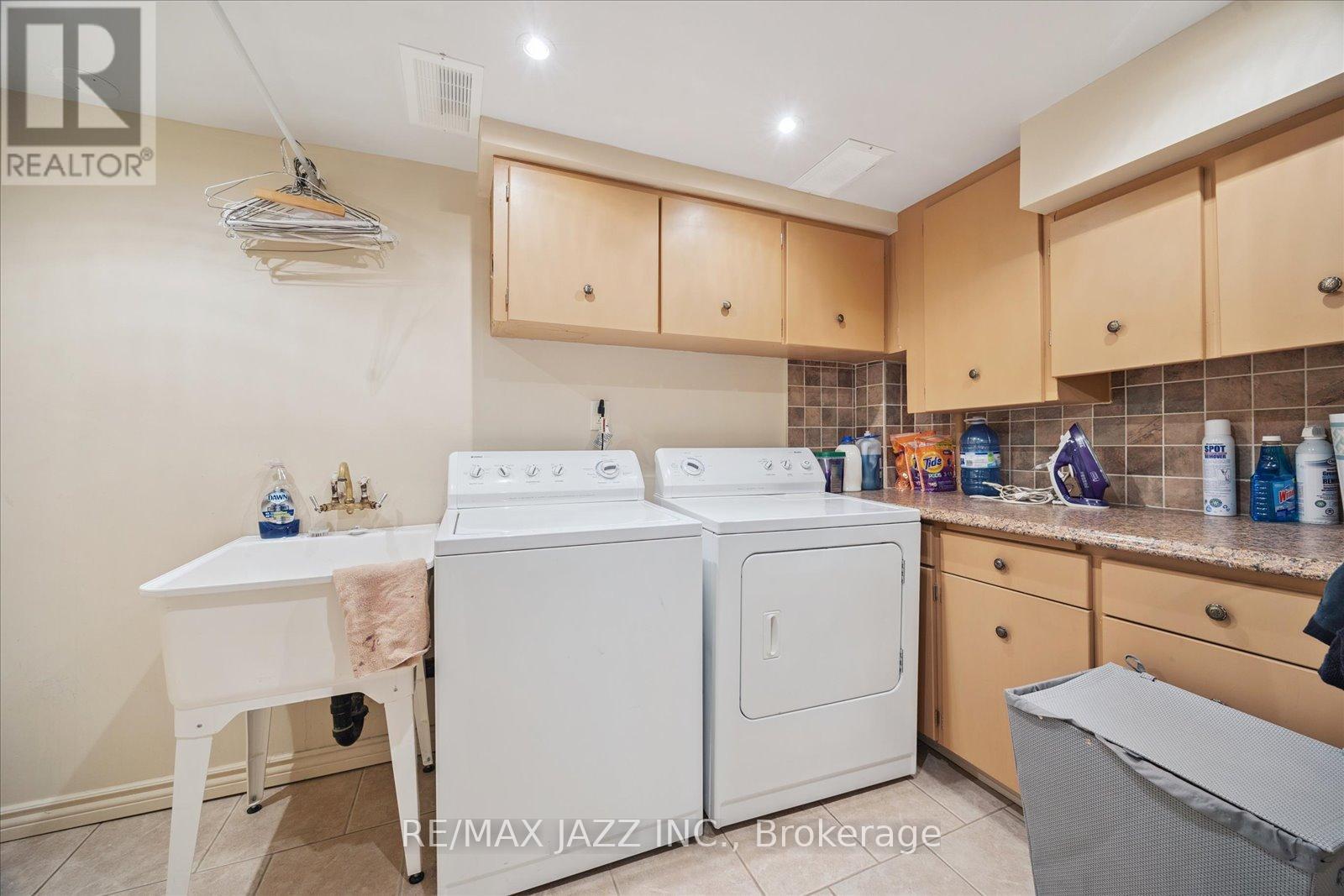 Photo 19 of 606 Gibbons Street, Oshawa ON