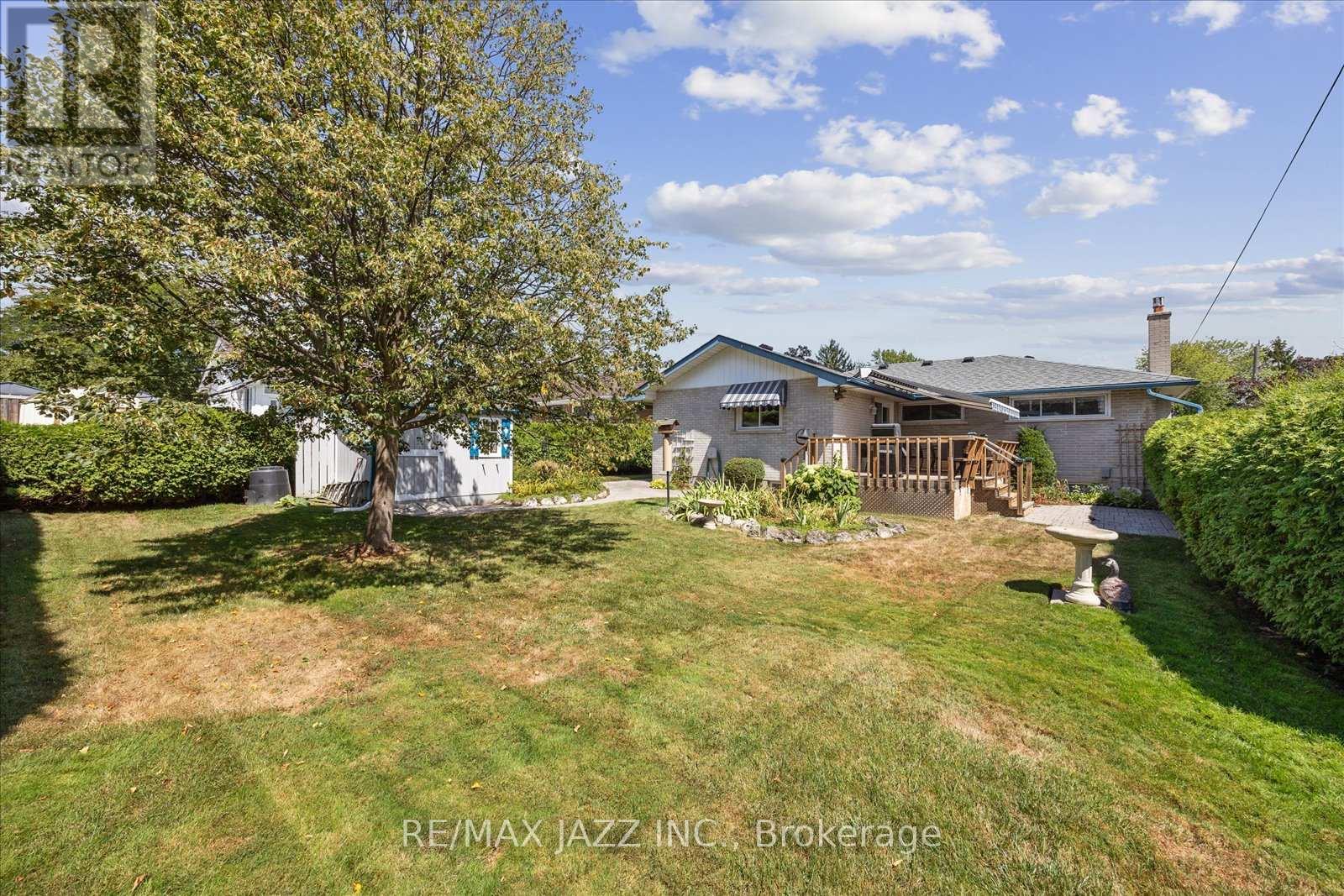 Photo 18 of 606 Gibbons Street, Oshawa ON