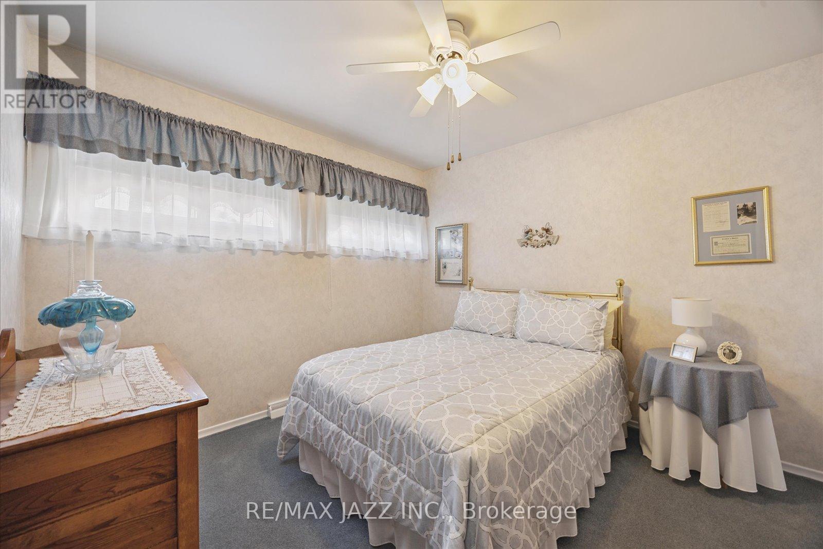 Photo 16 of 606 Gibbons Street, Oshawa ON