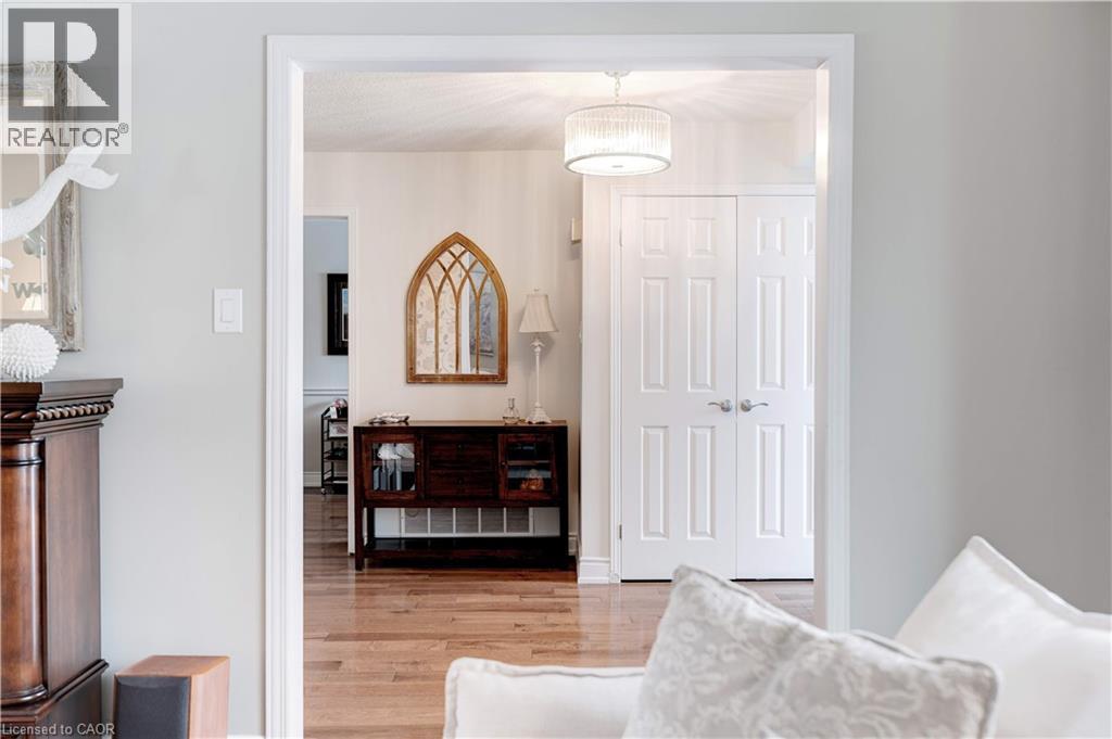 Photo 7 of 2174 Belgrave Court, Burlington ON