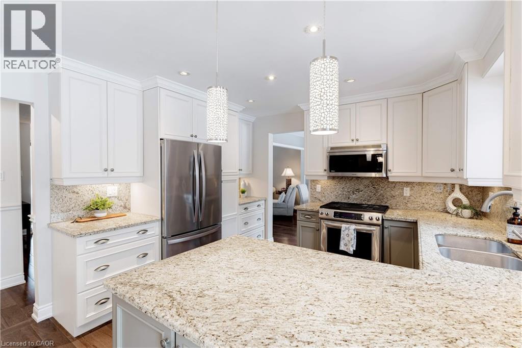 Photo 13 of 2174 Belgrave Court, Burlington ON