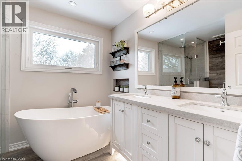 Photo 24 of 2174 Belgrave Court, Burlington ON