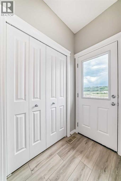 Photo 16 of 619 Wolf Willow Boulevard Se, Calgary AB