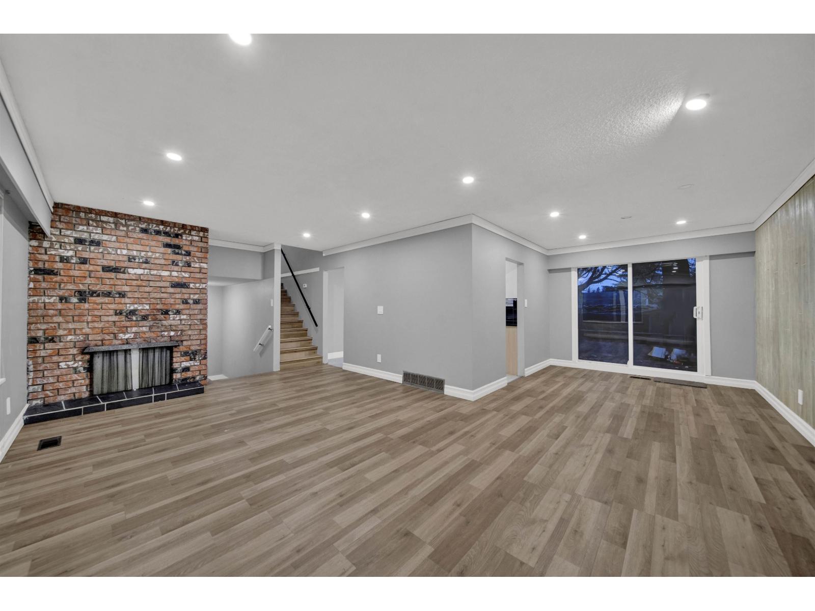 Photo 10 of 7085 140 A Street, Surrey BC