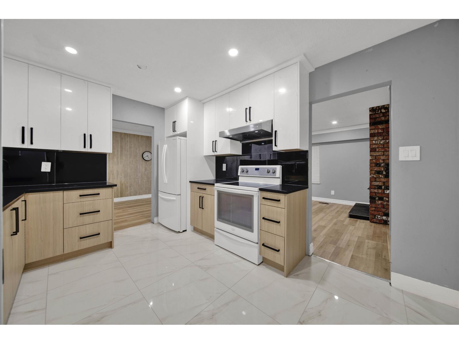 Photo 13 of 7085 140 A Street, Surrey BC