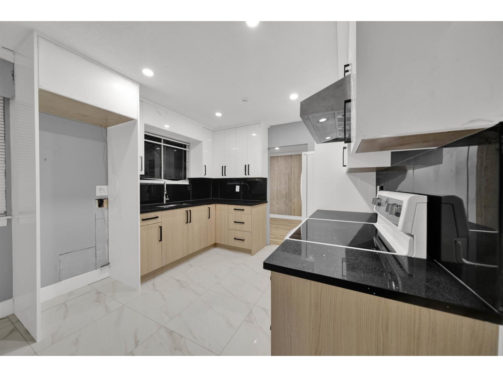 Photo 14 of 7085 140 A Street, Surrey BC