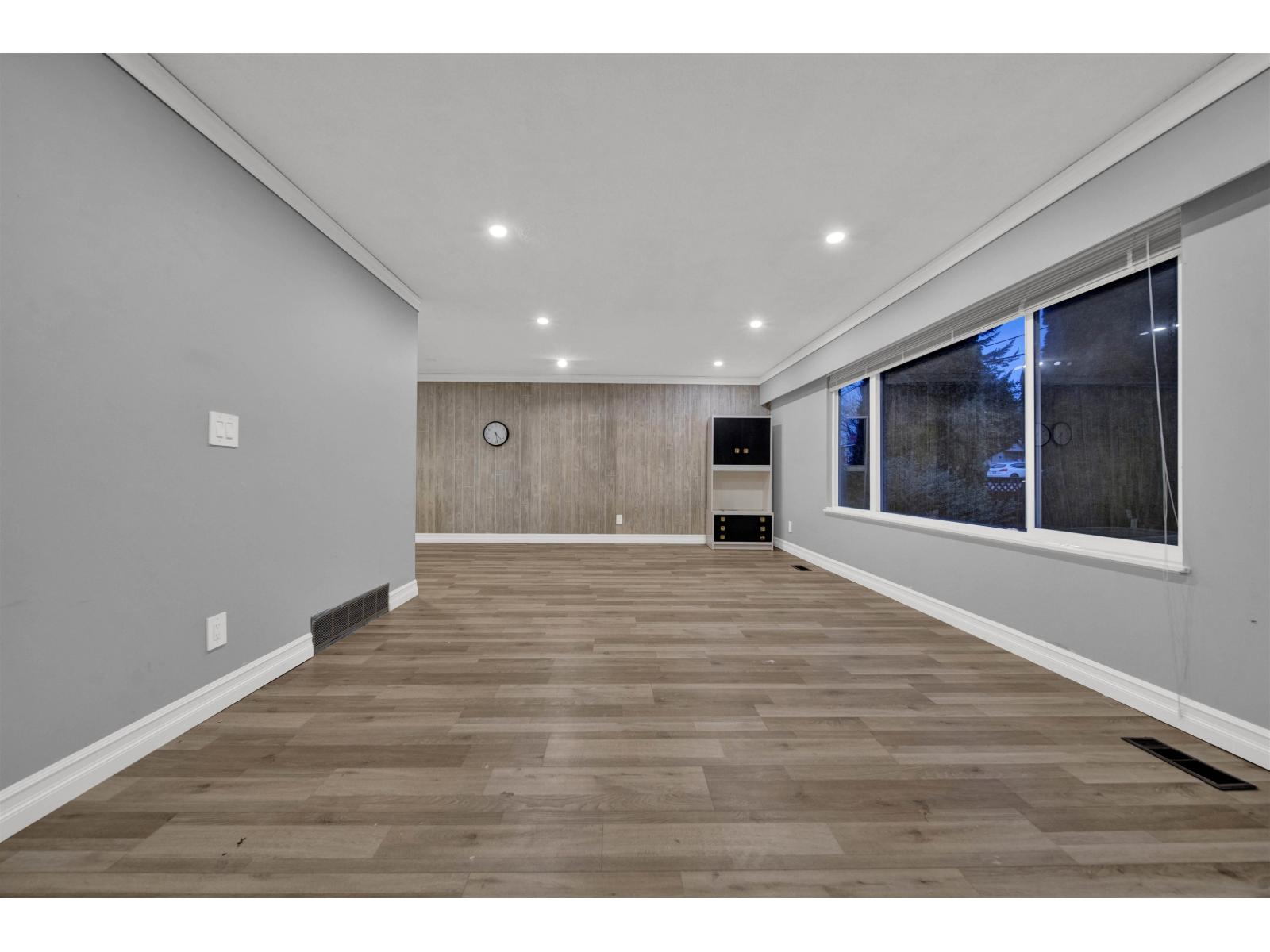 Photo 8 of 7085 140 A Street, Surrey BC