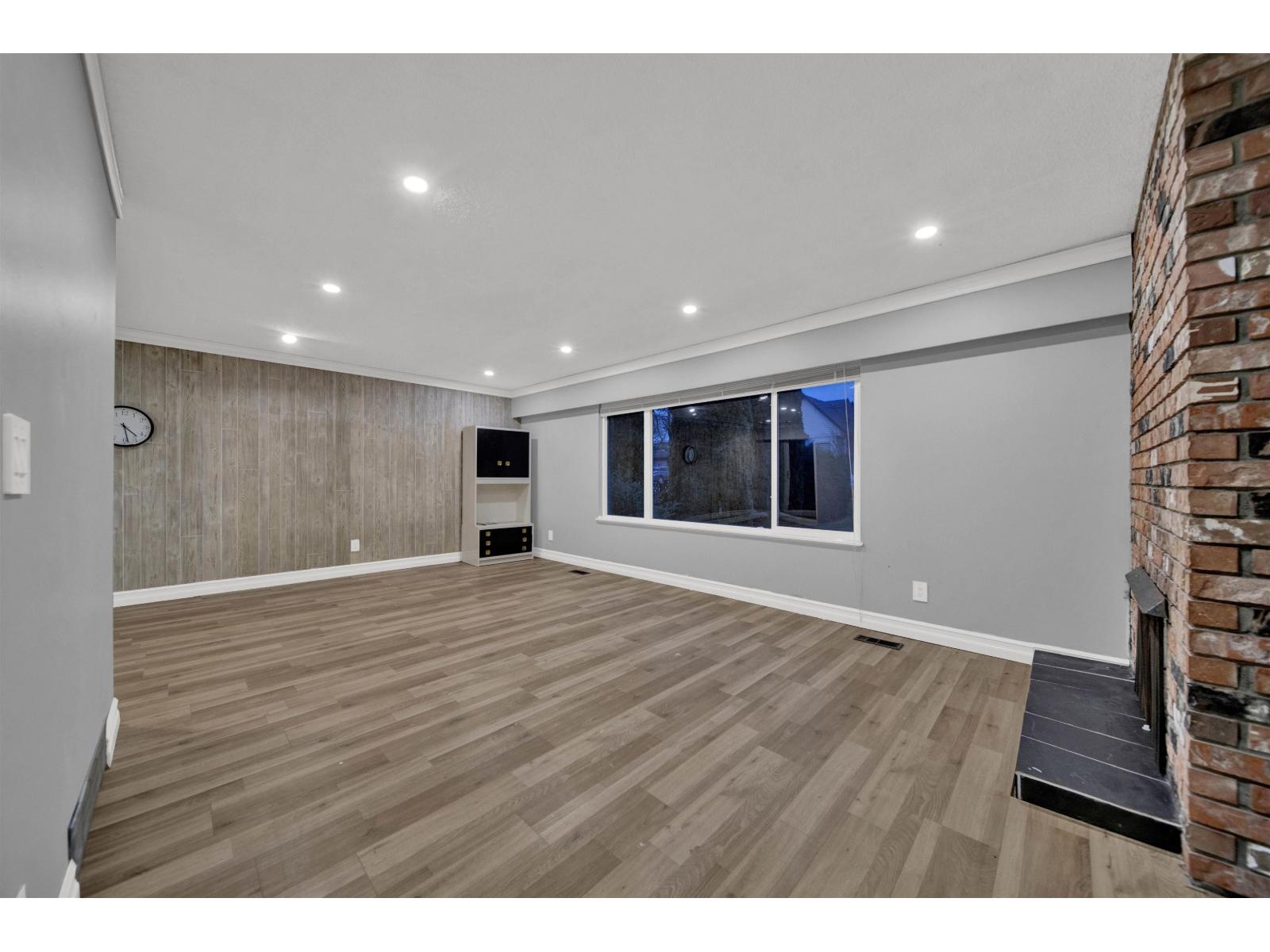 Photo 9 of 7085 140 A Street, Surrey BC