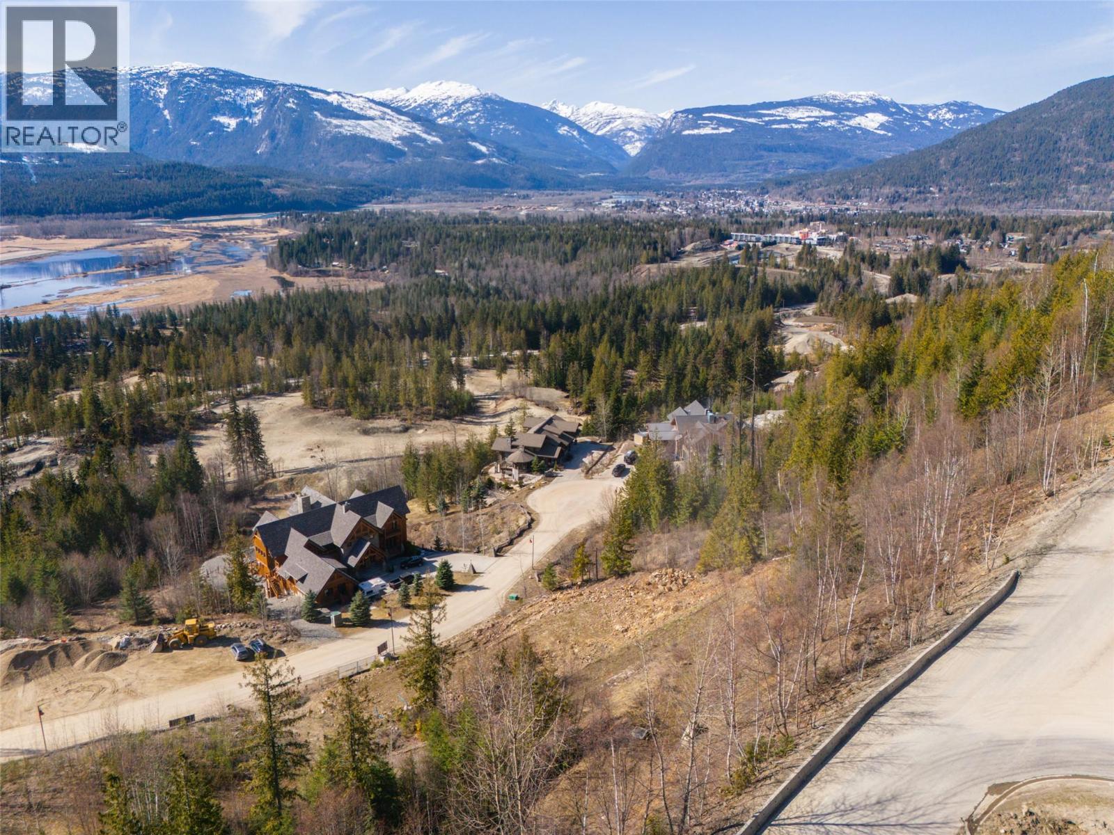 Photo 3 of 2080 Mackenzie Court Unit 26, Revelstoke BC