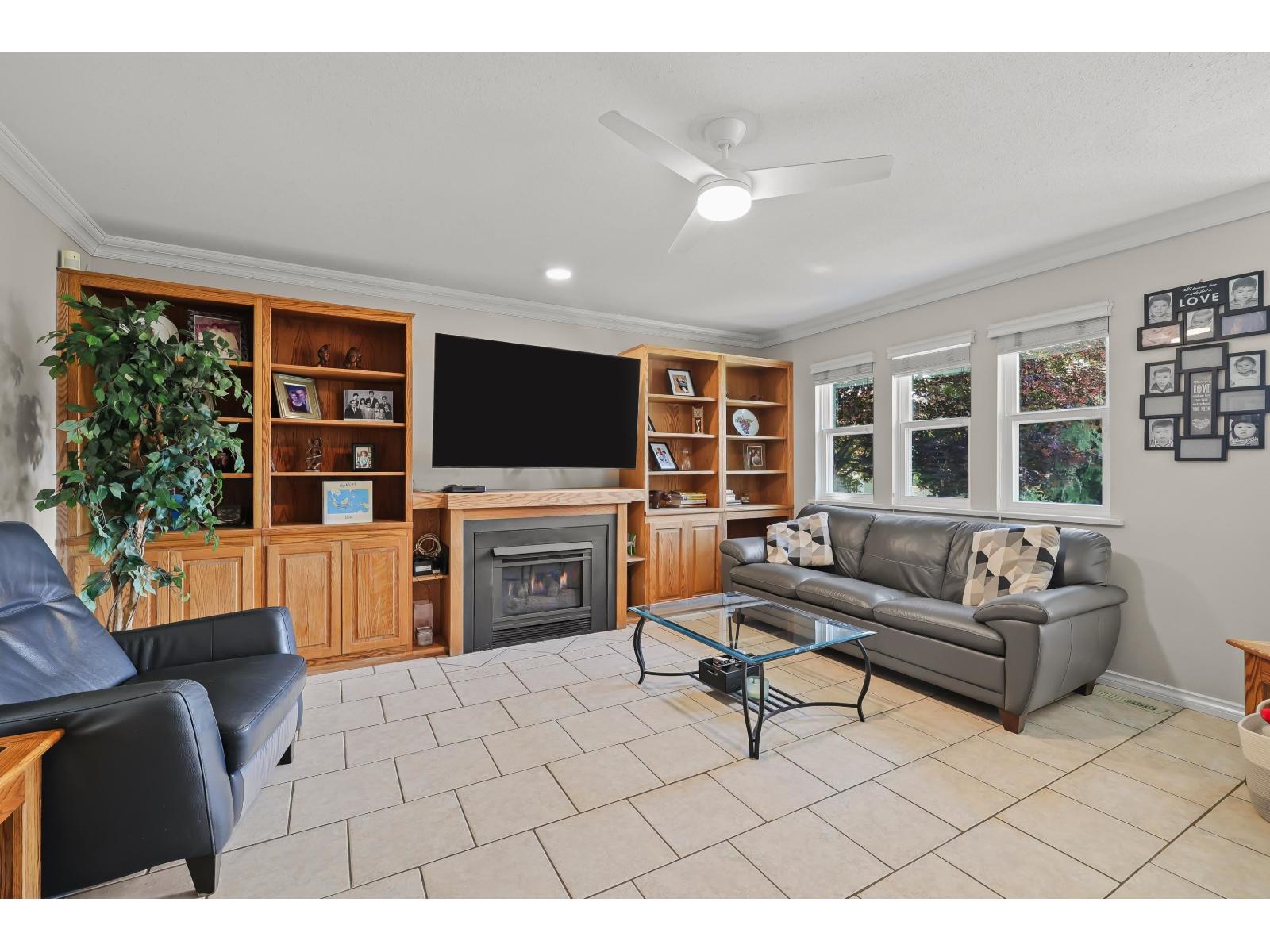Photo 10 of 14860 82 A Avenue, Surrey BC